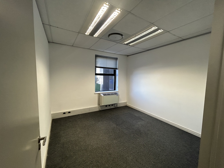 To Let Commercial Property for Rent in Mowbray Western Cape